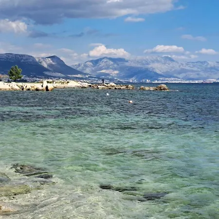 Daire Holiday Apartman Kastela