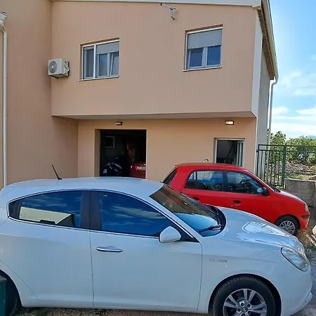 Holiday Apartman Apartment Kaštela
